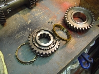  dismantling the 1st/2nd selector block to check for wear